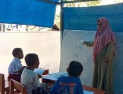 Siswa SDN 28 Aholeang Majene Masih Belajar di Tenda Terpal