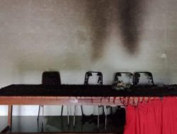 Mencekam, Kantor Desa Labuang Rano Mamuju Dibakar