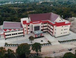 Staf Tenaga Honorer Rektorat Unsulbar Adu Jotos