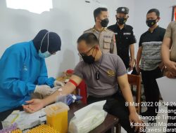 Ratusan Orang Ikut Cek Fisik Rikkes Rutin Polda Sulbar di Polres Majene