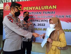Polres Majene Salurkan Bantuan ke Nelayan, Pedagang Kaki Lima dan Warung