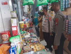 Pastikan Harga Pasar Tetap Stabil Jelang Ramadhan, Kasat Binmas Majene Lakukan Pengecekan Pasar