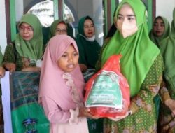 Lansia dan Anak Yatim Dapat Sembako dari PC Muslimat NU Mamuju Tengah