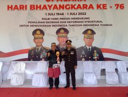 Kades Buttu Baruga Sabet Penghargaan dari Kapolres Majene