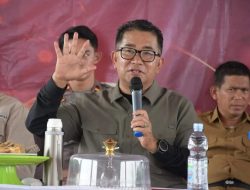 Pj Gubernur Sulbar Bagikan Sembako Hingga Bibit Benur dan Nila