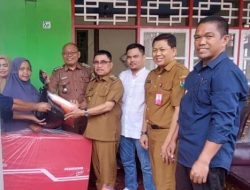 Anggota DPRD dan Bupati Majene serahkan Bantuan ke Korban Bencana