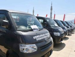 Pemprov Sulbar Bagikan Kendaraan dan Mesin Tempel ke Nelayan