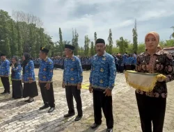 Masuk Batas Usia Pensiun, 8 PPPK Paruh Waktu di Polman Terima Penghargaan dari Bupati