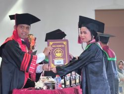 Rektor Unsulbar Wisuda 500 Lulusan, Tekankan Integritas dan Kesiapan Hadapi Era Teknologi