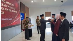 Dorong Percepatan Transformasi Kampus, Rektor Unsulbar Lantik Pejabat Baru